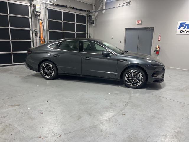 2026 Hyundai Sonata SEL's photo