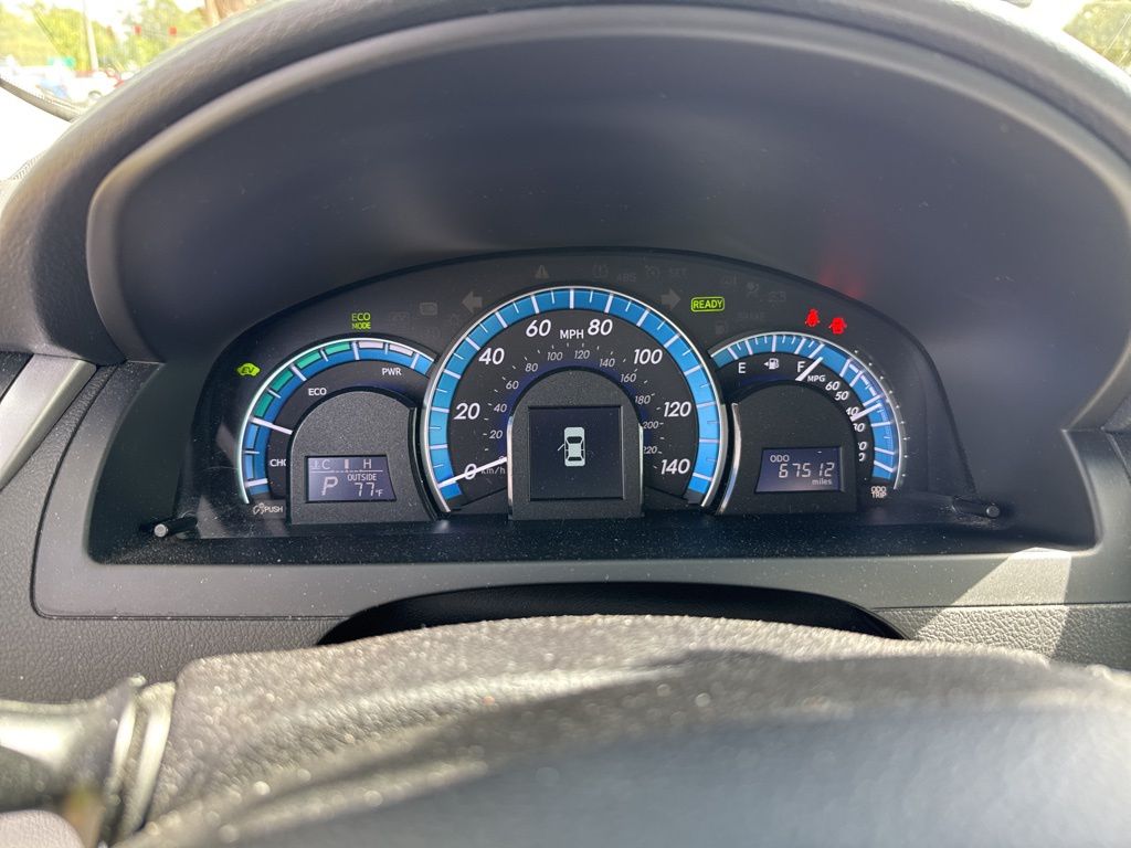 2014 Toyota Camry Hybrid XLE photo 3