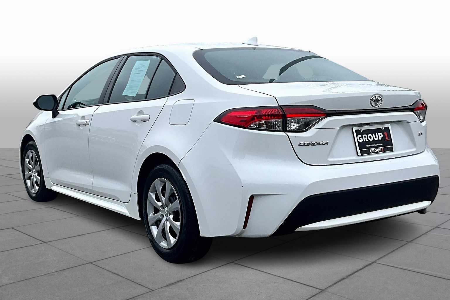2022 Toyota Corolla LE photo 11