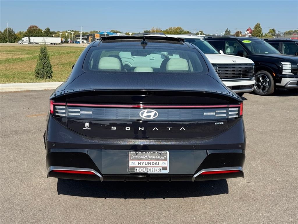 2026 Hyundai Sonata Hybrid Limited photo 4