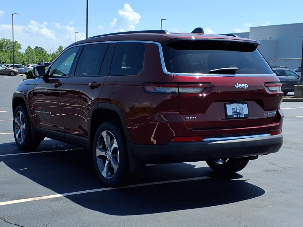 2025 Jeep Grand Cherokee Limited photo 2