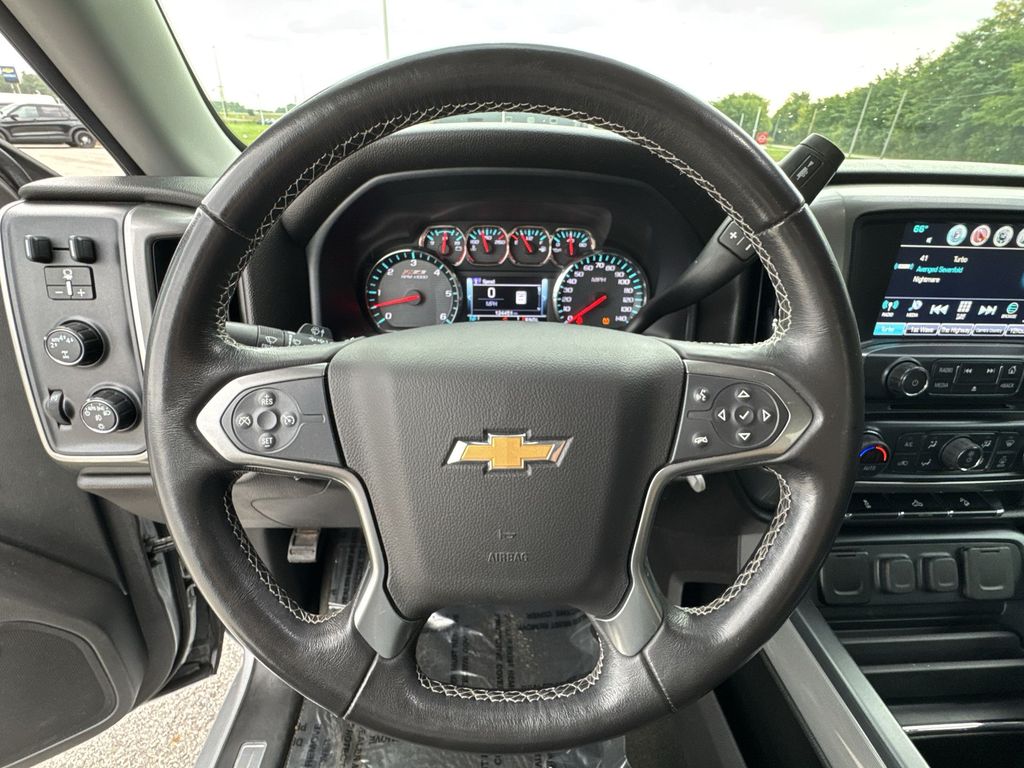 2018 Chevrolet Silverado 1500 LT photo 11
