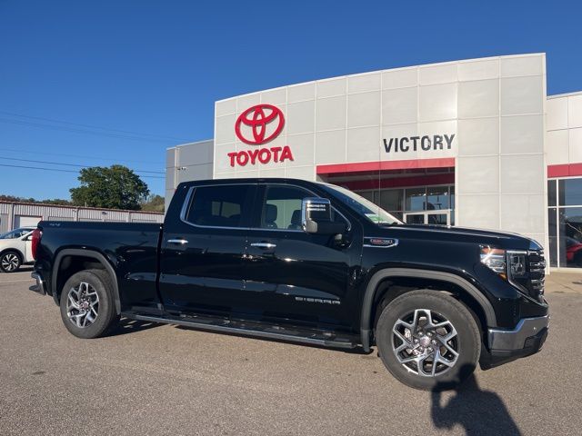 2023 GMC Sierra 1500 SLT's photo