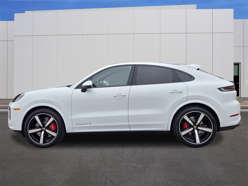 2025 Porsche Cayenne S photo 2