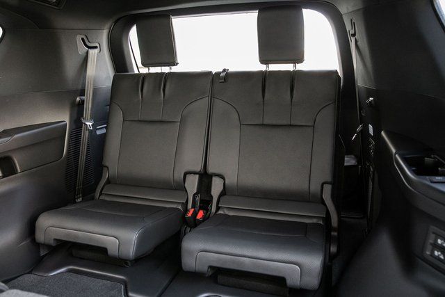 2024 Lexus LX 600 Luxury photo 8