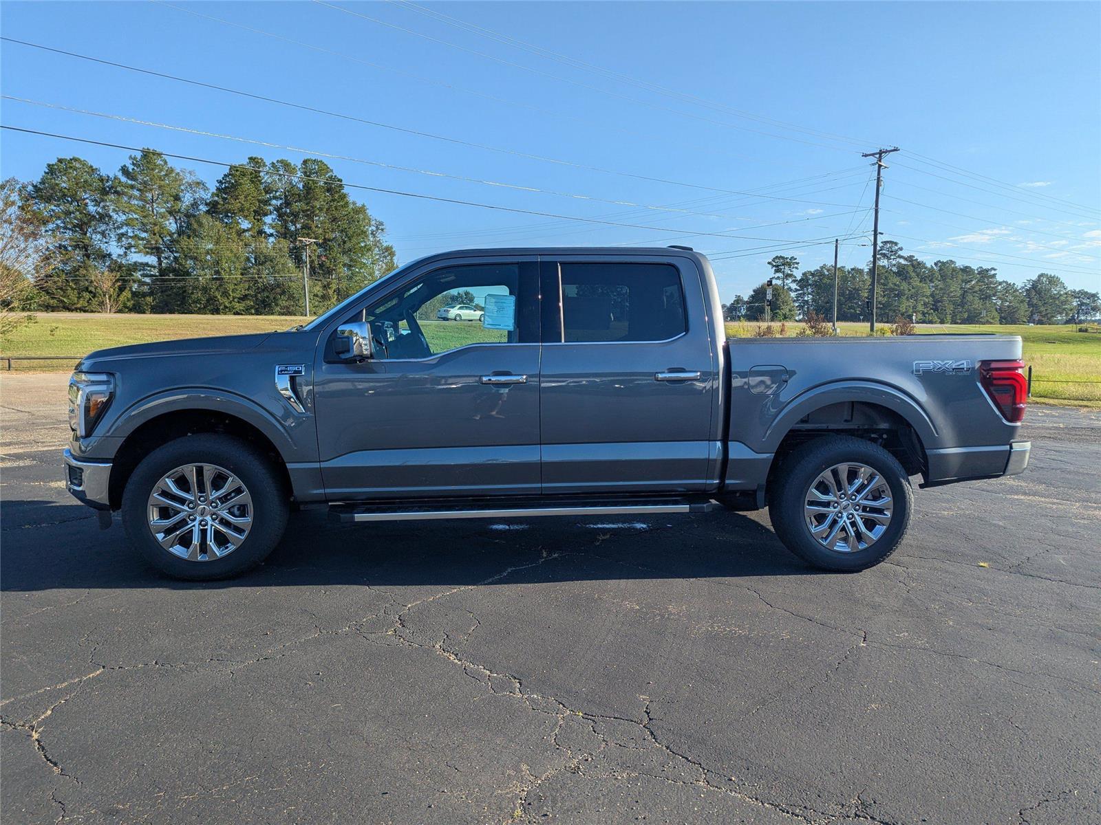 2025 Ford F-150 Lariat photo 2