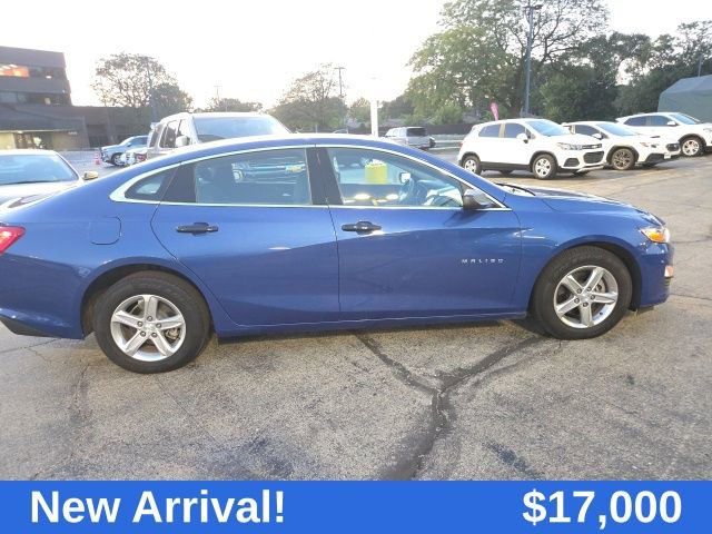 2023 Chevrolet Malibu LS photo 2