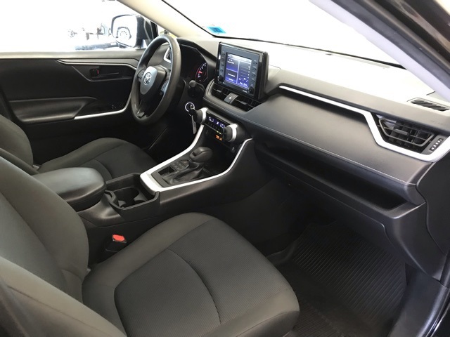 2021 Toyota RAV4 LE photo 15