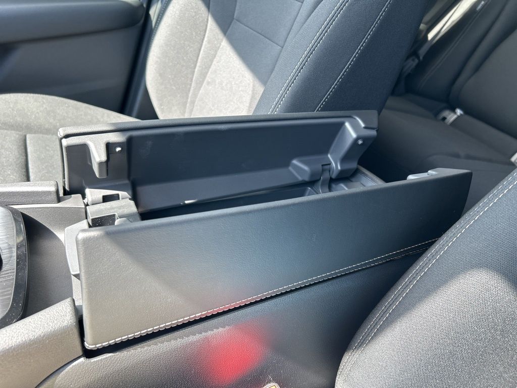 2025 Nissan Rogue S photo 33