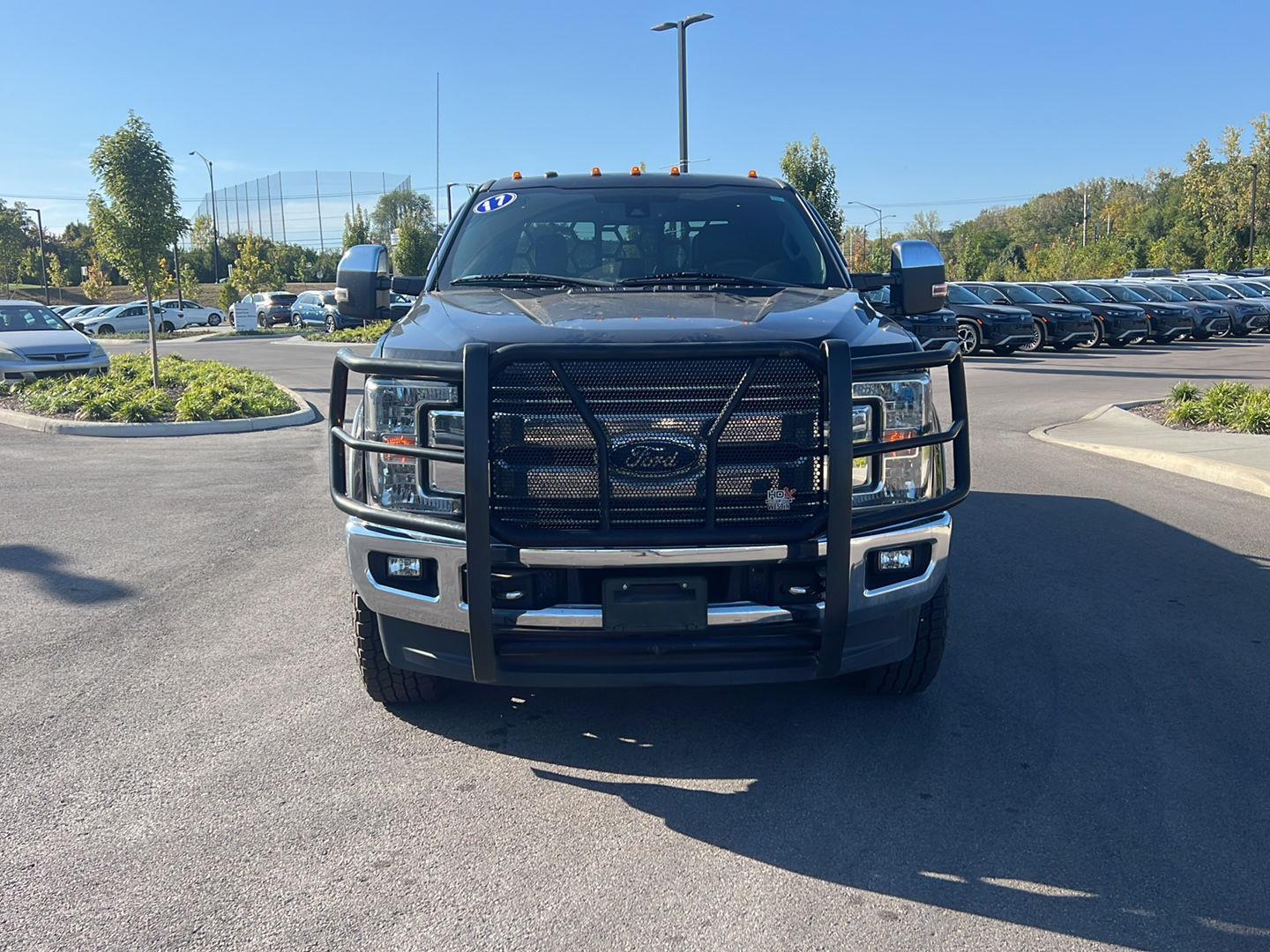 2017 Ford F-350 Lariat photo 2