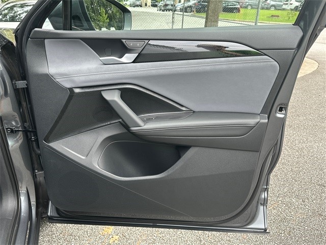 2025 Volkswagen Tiguan SE photo 14