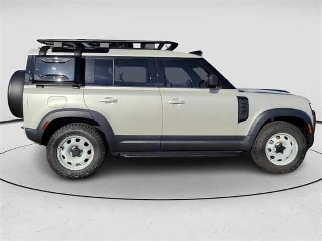 2024 Land Rover Defender 110 S photo 6