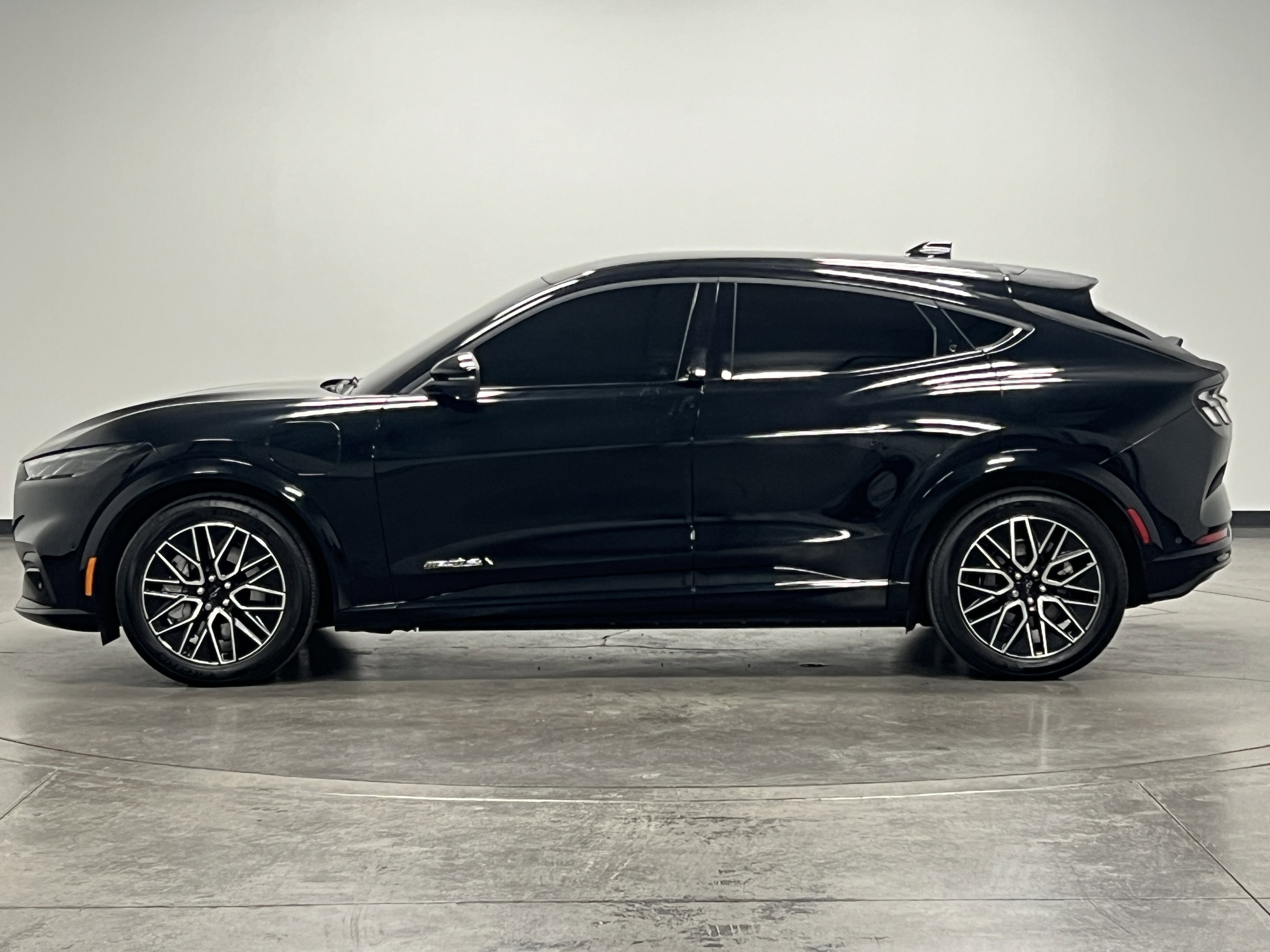 2024 Ford Mustang Mach-E Premium photo 2