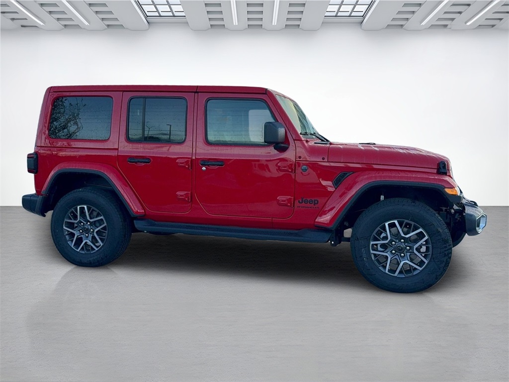 2025 Jeep Wrangler Sahara photo 2