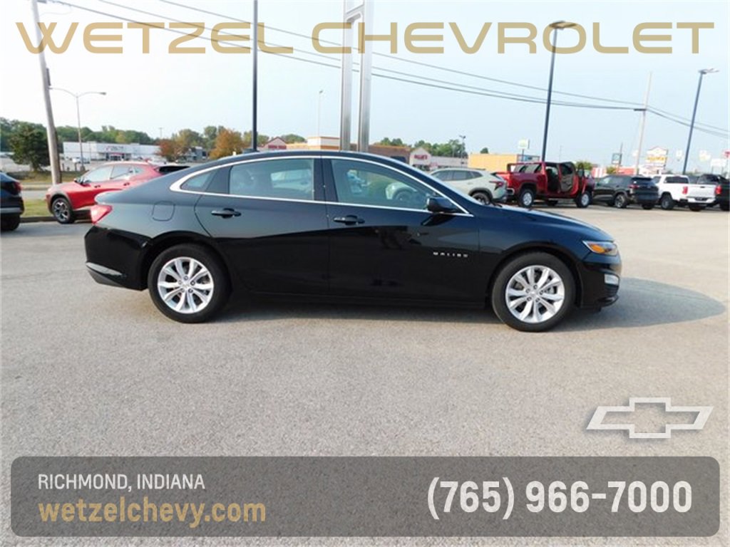 2024 Chevrolet Malibu 1LT photo 2