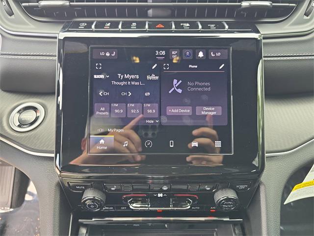 2025 Jeep Grand Cherokee Altitude photo 15