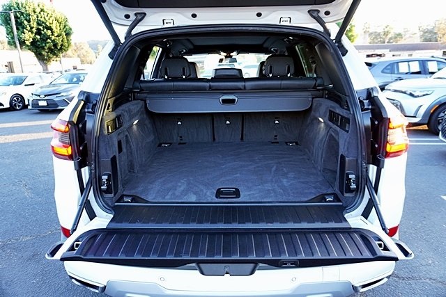 Used 2020 White BMW sDrive40i image 14