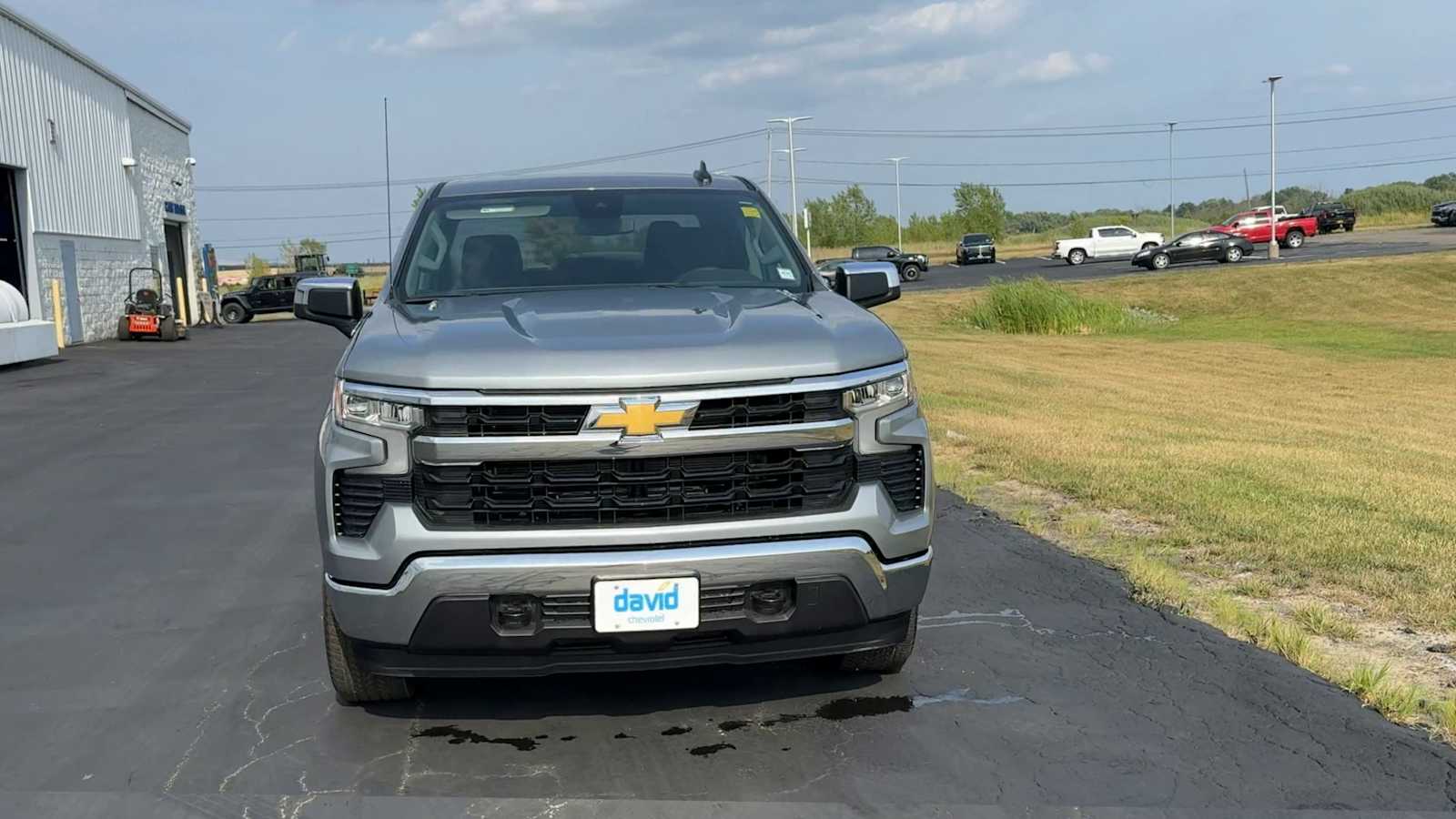 2026 Chevrolet Silverado 1500 LT photo 2