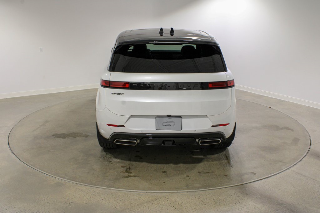 2025 Land Rover Range Rover Sport SE photo 3