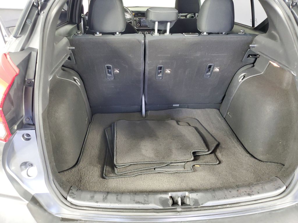 2020 Nissan Kicks S photo 28