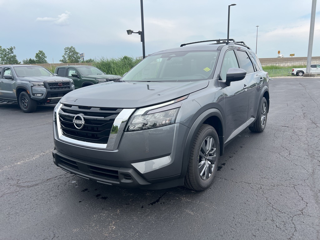 2025 Nissan Pathfinder SV photo 7