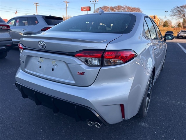 2026 Toyota Corolla SE photo 3