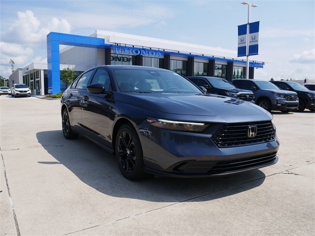 2025 Honda Accord SE's photo