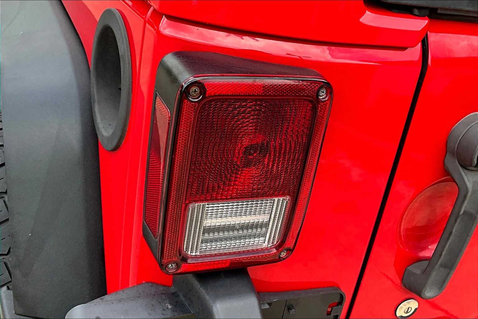 2015 Jeep Wrangler Unlimited Sport photo 23