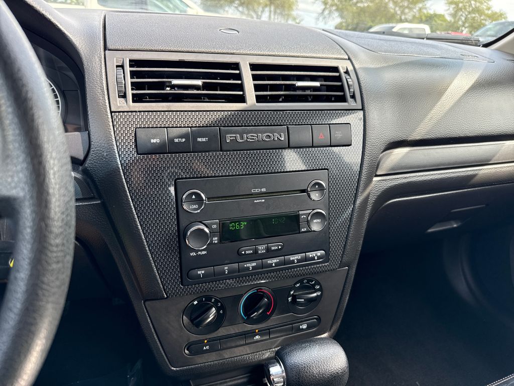 2009 Ford Fusion SE photo 14