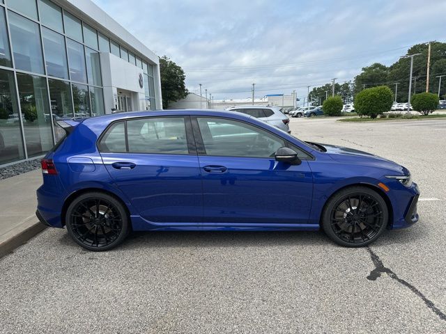 2025 Volkswagen Golf R photo 4