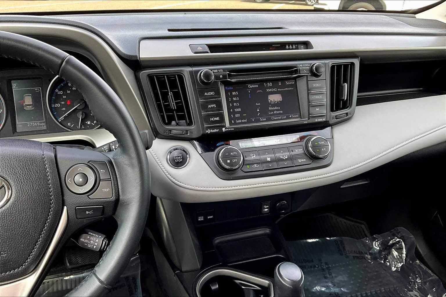 2018 Toyota RAV4 XLE photo 6