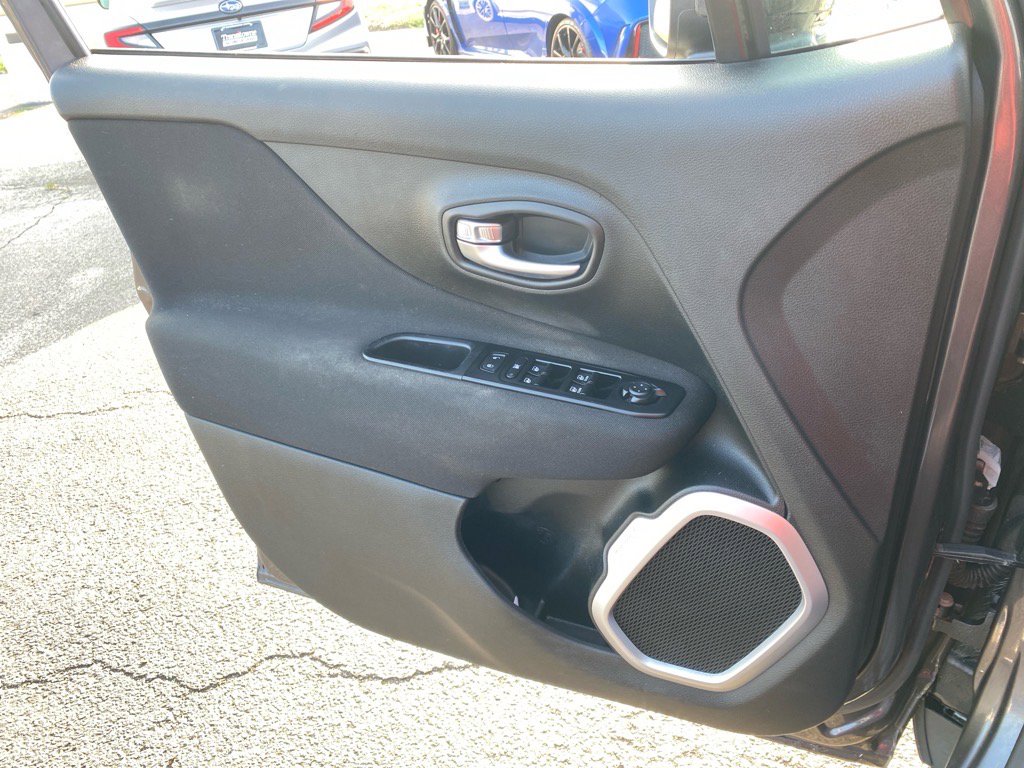 2021 Jeep Renegade Latitude photo 18