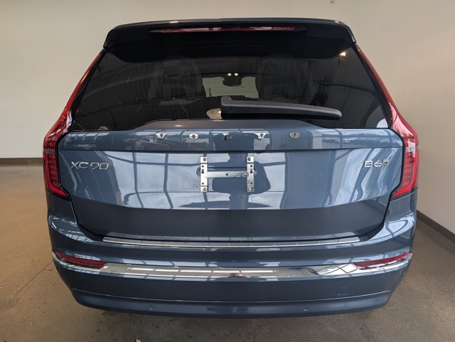 2026 Volvo XC90 Plus photo 4