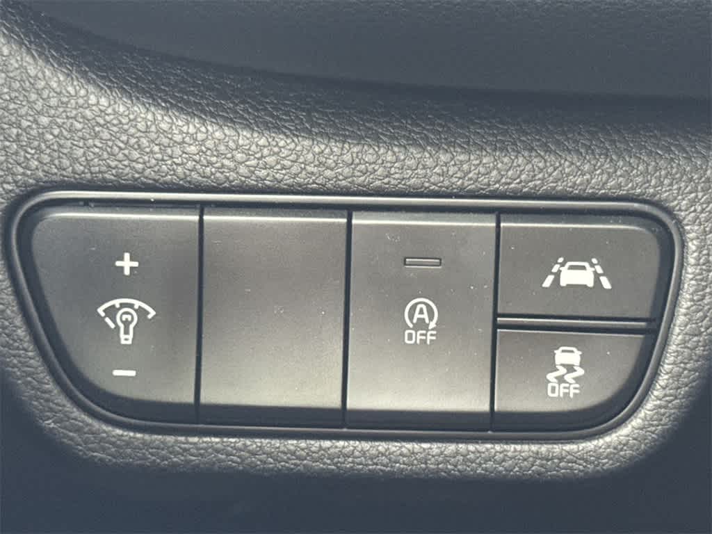 2023 Kia Seltos LX photo 15