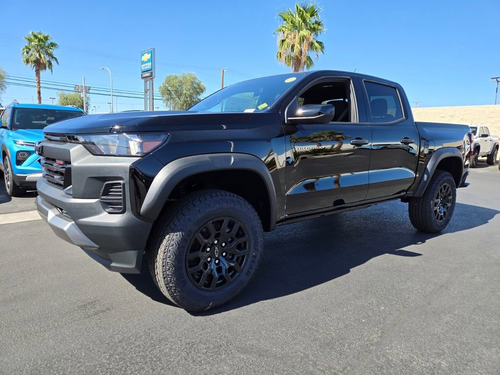 2026 Chevrolet Colorado Trail Boss photo 2