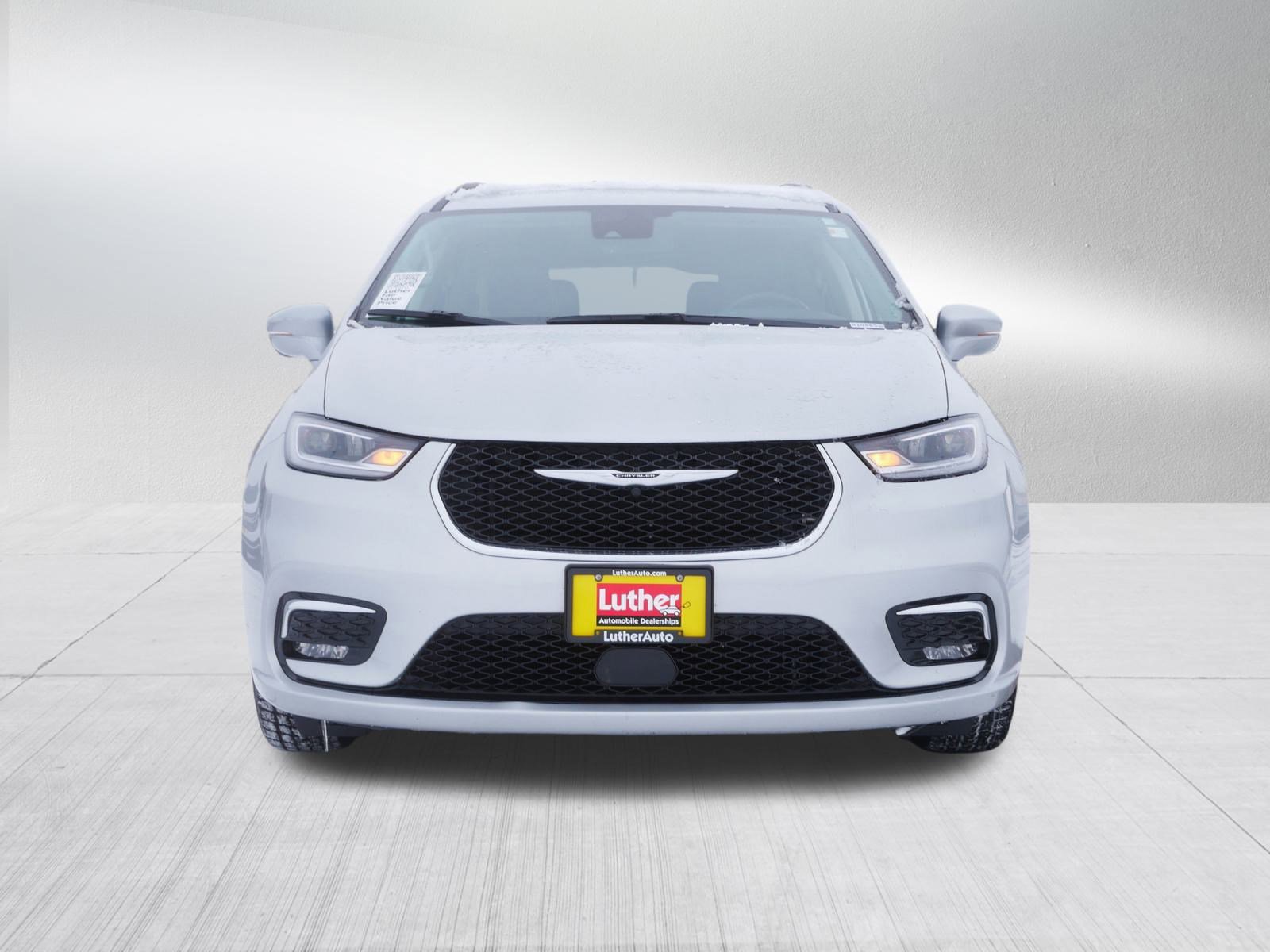 Certified 2022 Chrysler Pacifica Touring L with VIN 2C4RC1BG1NR152137 for sale in Cambridge, Minnesota