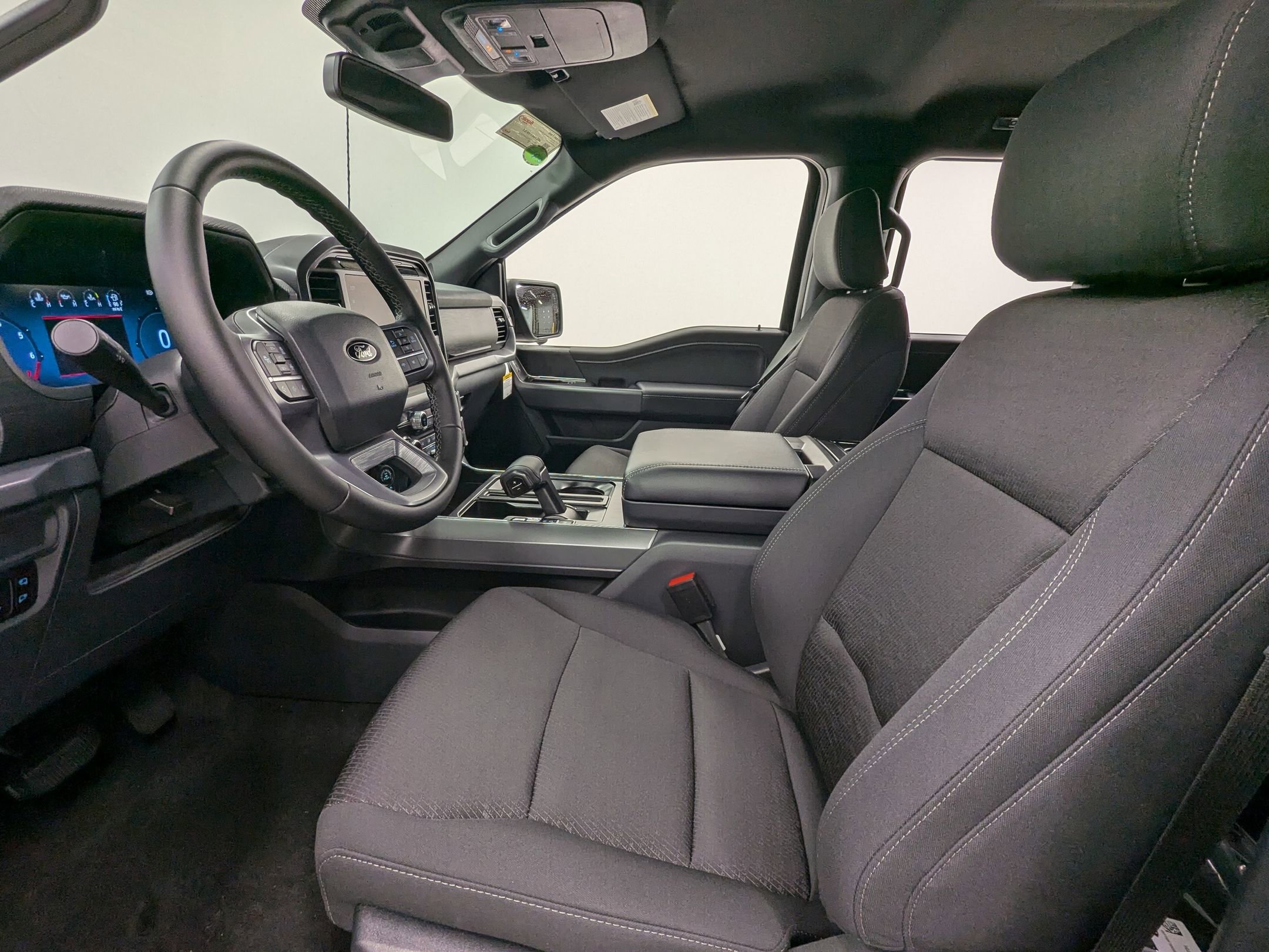 2025 Ford F-150 XLT photo 4