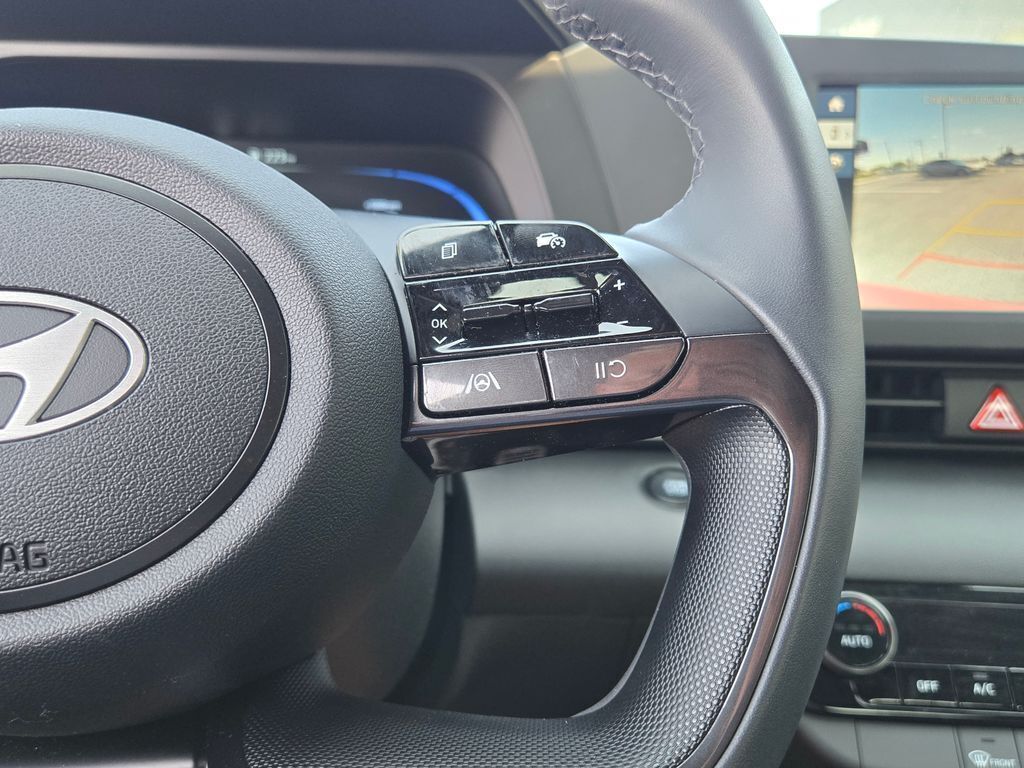 2025 Hyundai Elantra SEL Sport photo 26
