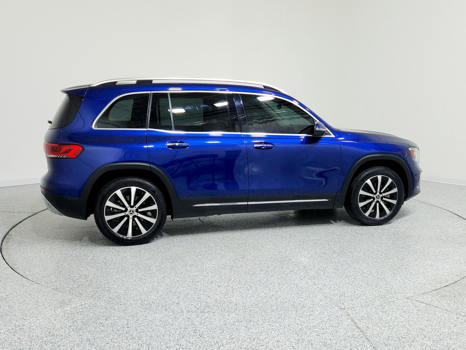 2022 Mercedes Benz GLB 250 photo 2