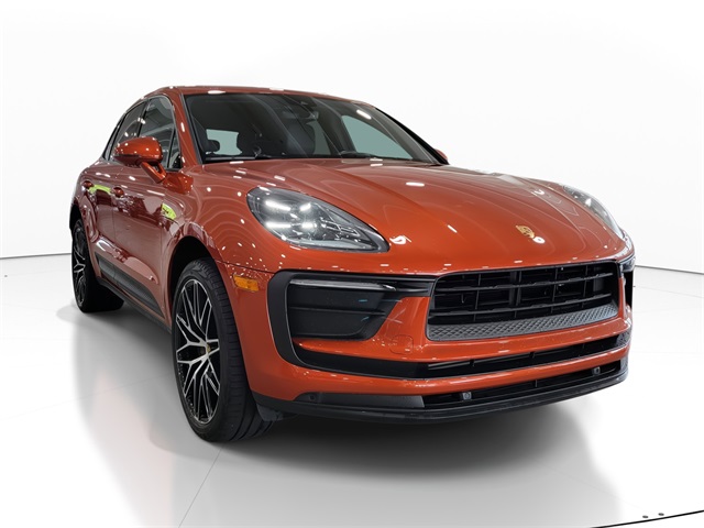 2022 Porsche Macan Base photo 3