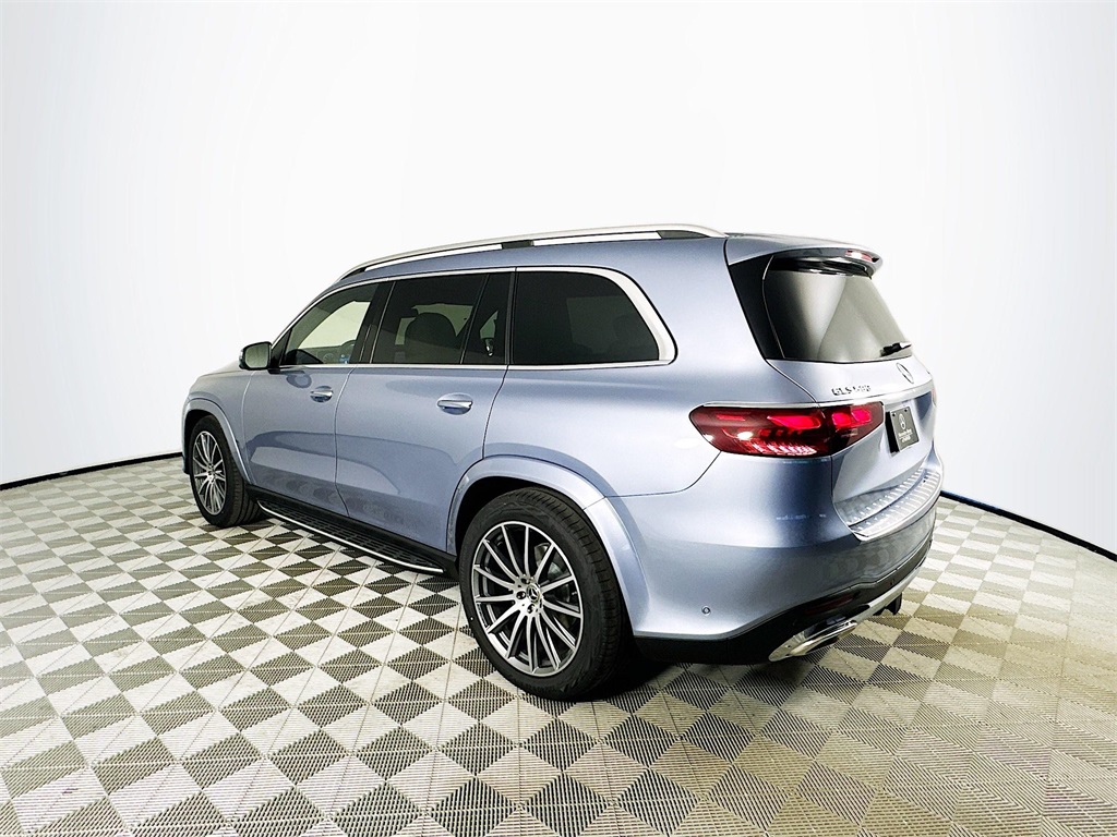 2026 Mercedes Benz GLS 580 4MATIC photo 5