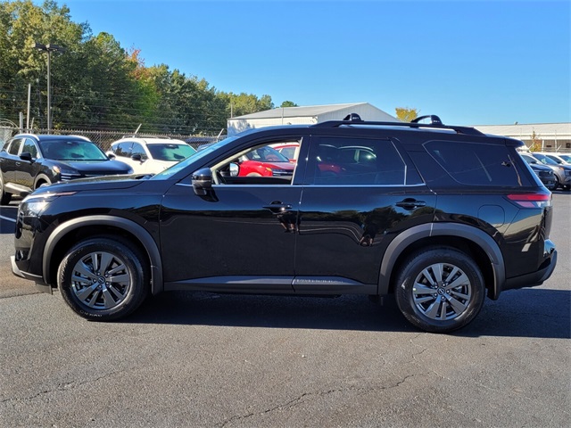 2025 Nissan Pathfinder SV photo 4