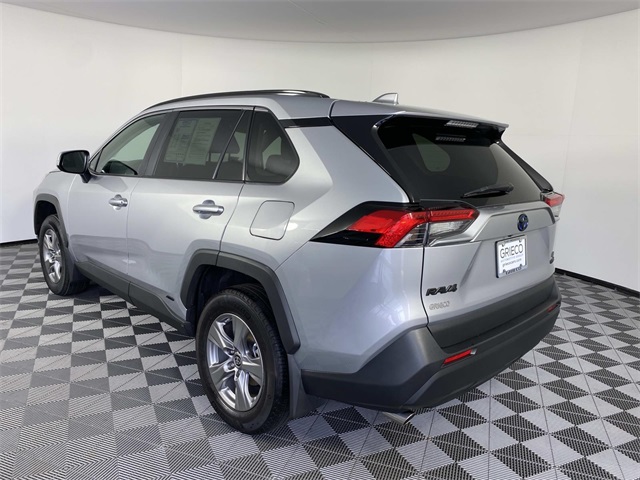 2024 Toyota RAV4 Hybrid LE photo 2