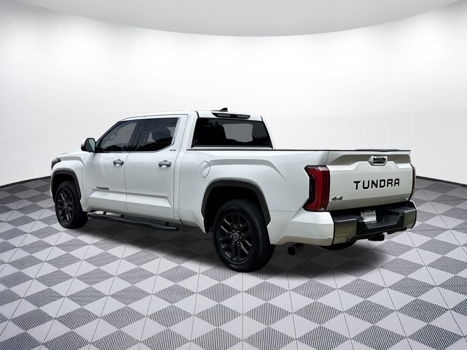 2023 Toyota Tundra Limited photo 3
