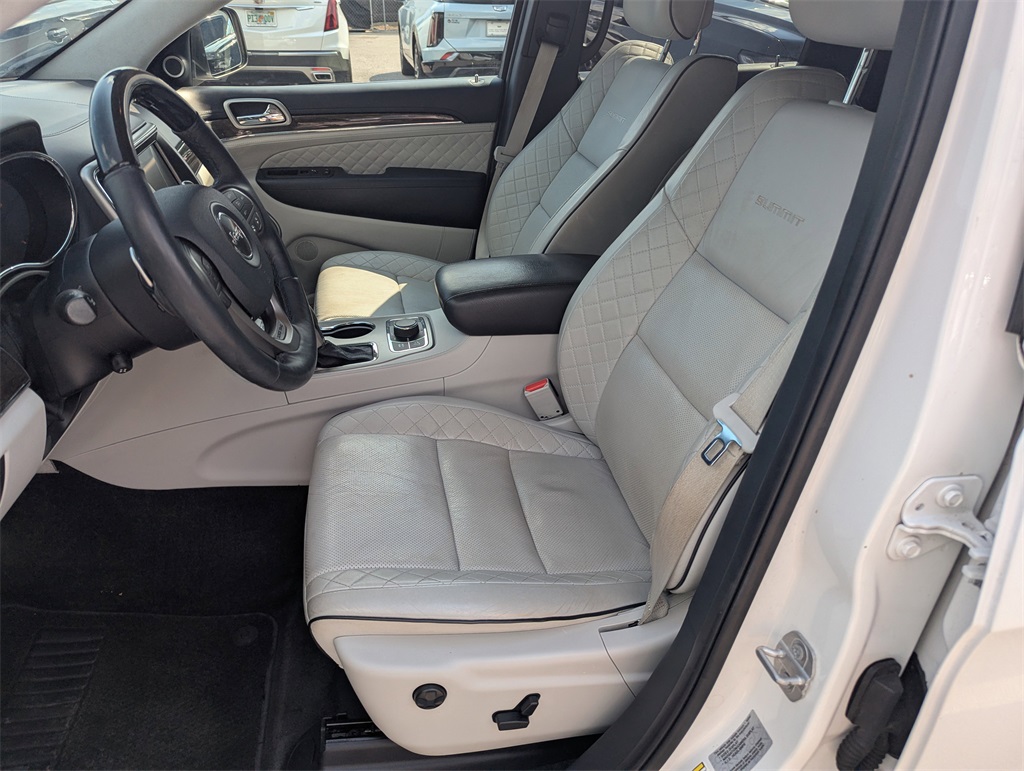 2017 Jeep Grand Cherokee Summit photo 11