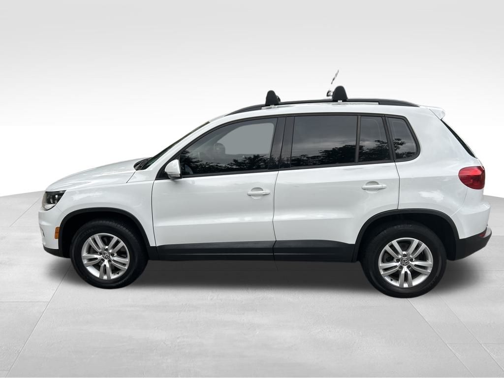 2017 Volkswagen Tiguan S photo 2