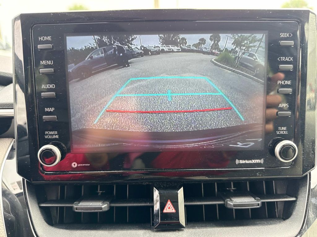 2022 Toyota Corolla LE photo 25