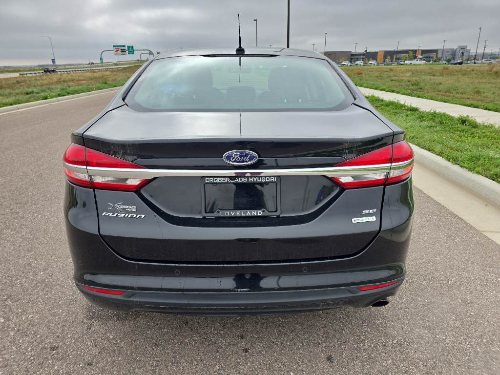 2017 Ford Fusion SE photo 3