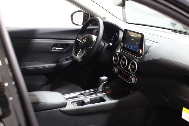 2025 Nissan Sentra SV photo 19