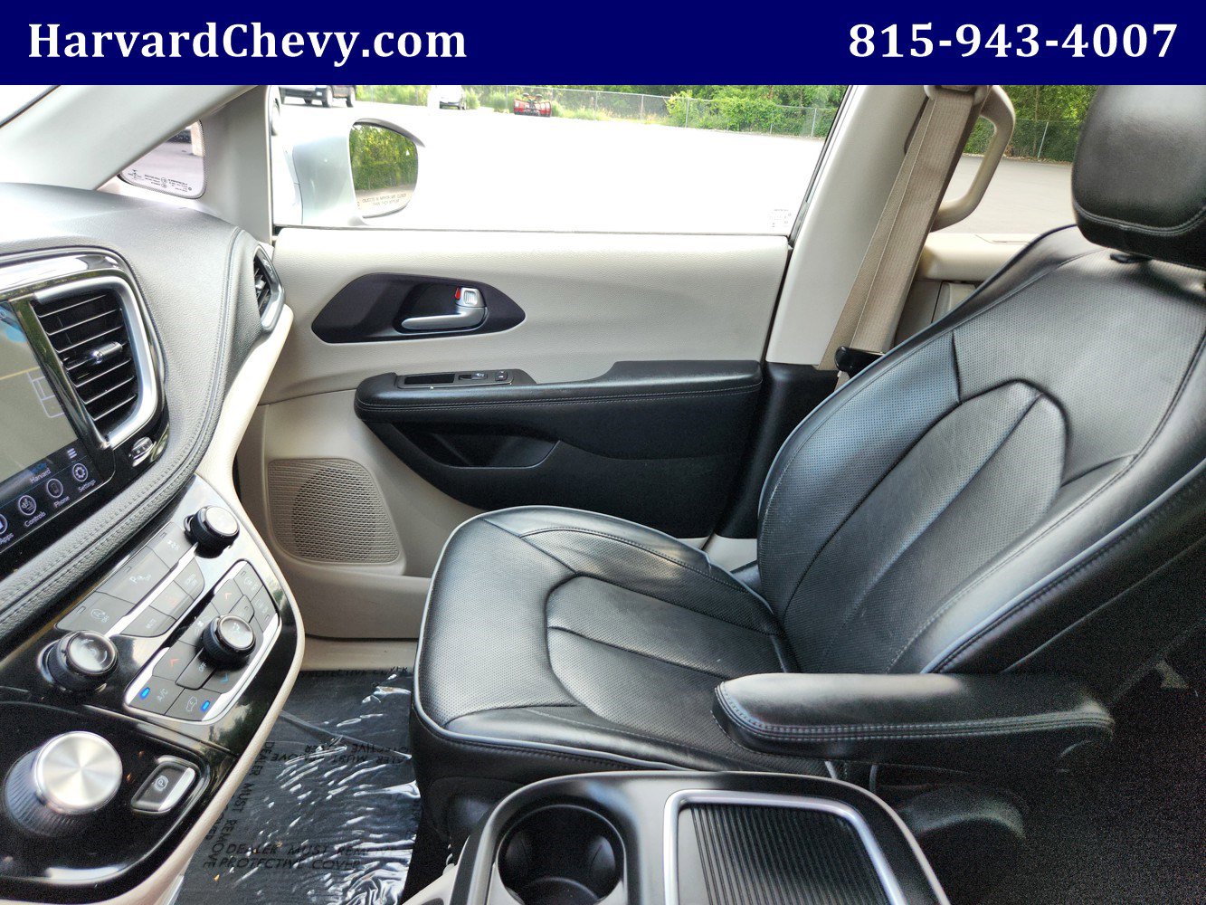 2020 Chrysler Pacifica Limited photo 35